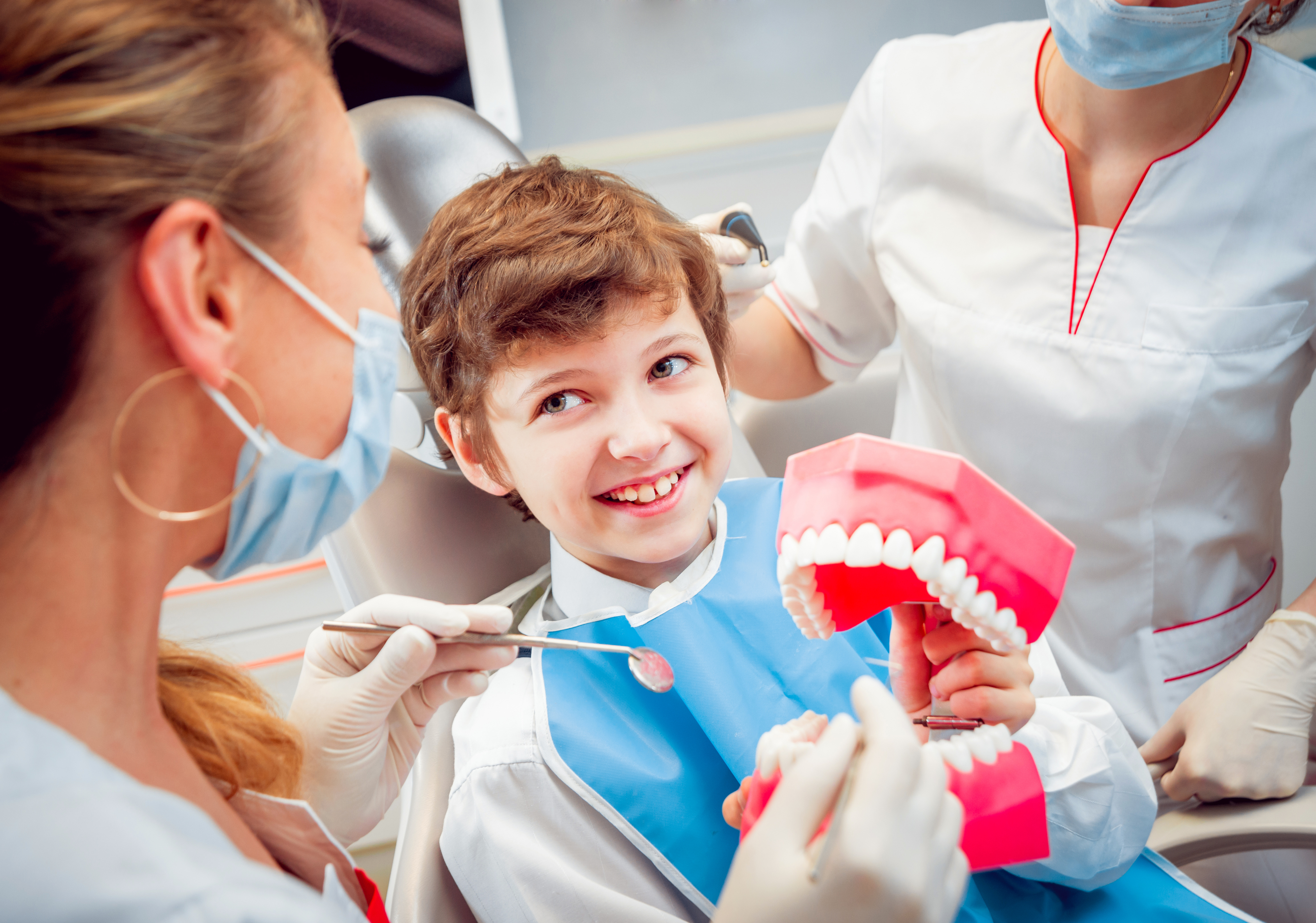 Зубной врач для детей. Детская стоматология. Стоматология дети. Ребенок у стоматолога. Зубы стоматология.